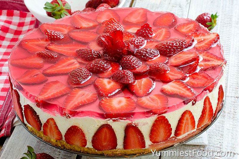 Strawberry Cheesecake - Served