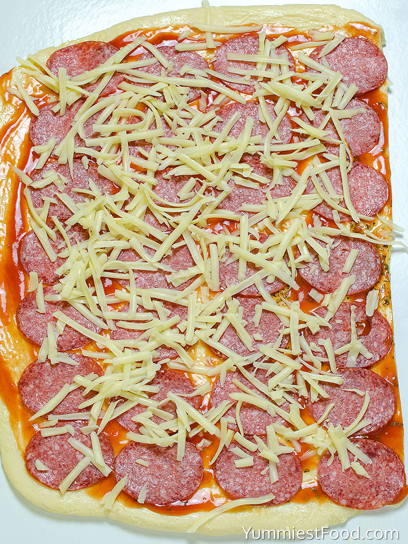 Pepperoni Pizza Rolls - Making - Step 2