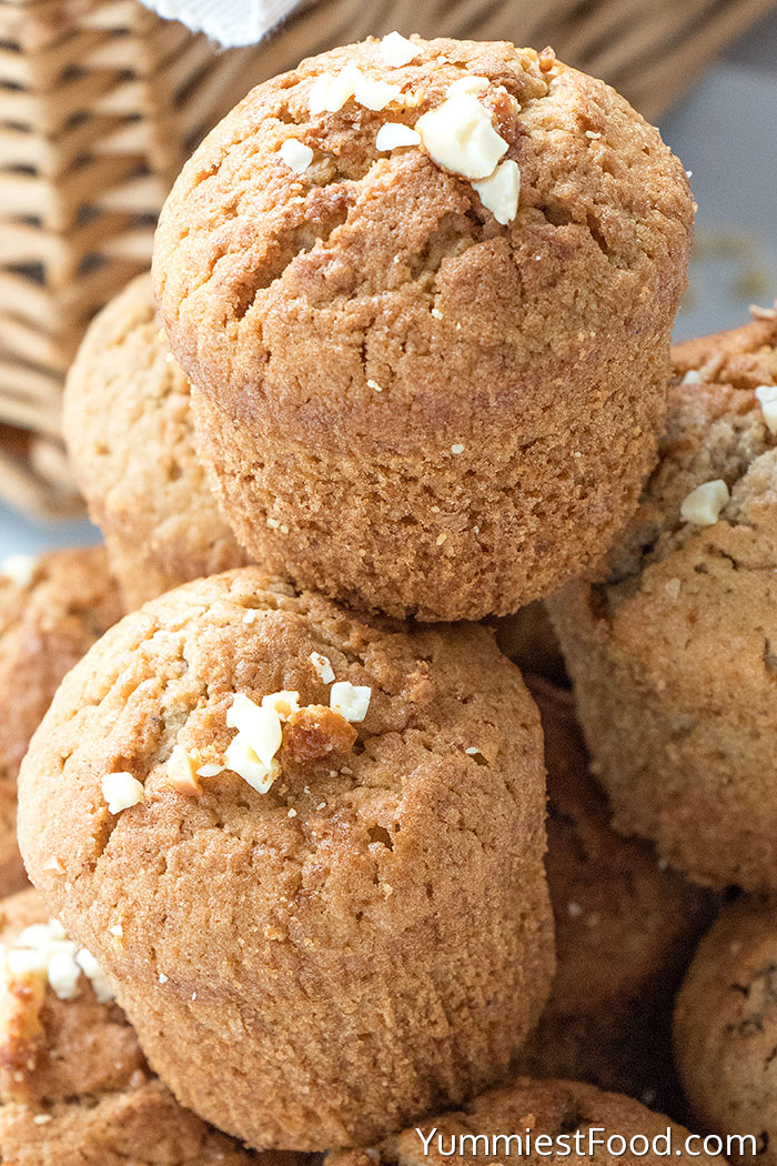 Healthy Cinnamon Nutmeg Oatmeal Muffins