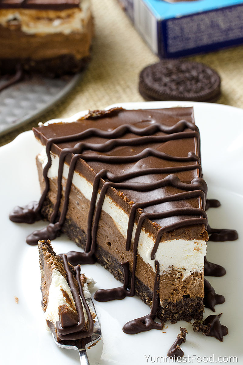 Layered Chocolate Cheesecake with Oreo Crust – No Bake – Recipe from ...