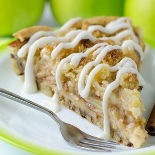 Cinnamon Roll Apple Pie - Featured Image